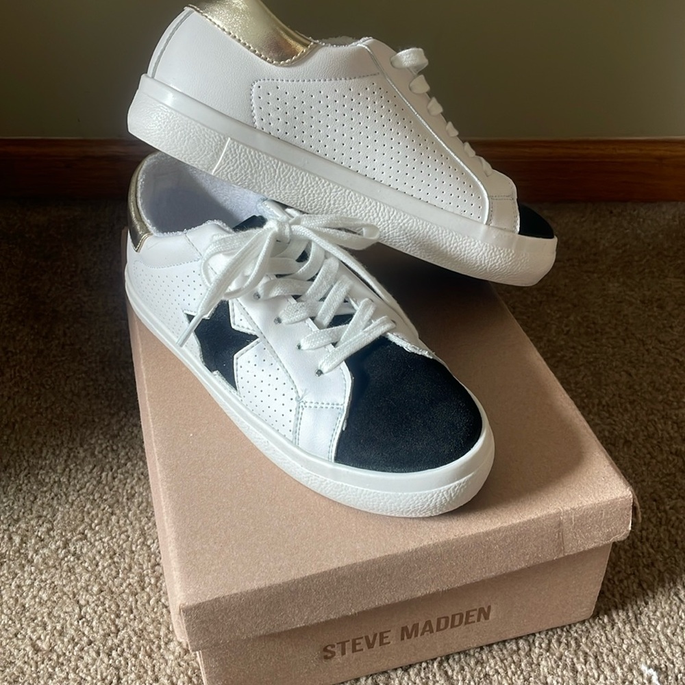 Steve Madden Sneakers